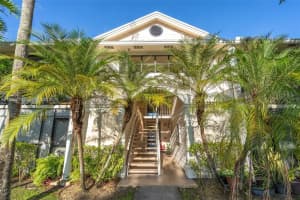 907 Ne 199th St 101, Miami