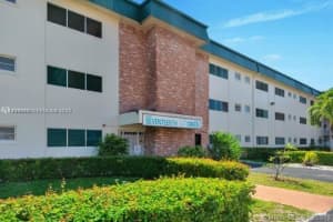 1450 Atlantic Shores Blvd 204, Hallandale Beach