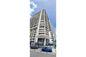 690 Sw 1st Ct 2711, Miami