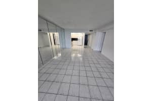 13499 Biscayne Blvd 1204, North Miami