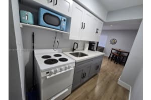 845 Nw 3rd St C, Miami