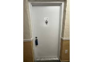 5665 W 20 Av 308, Hialeah