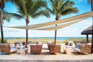 455 Grand Bay Dr 210, Key Biscayne
