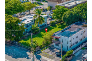 1872 Nw 24th St, Miami