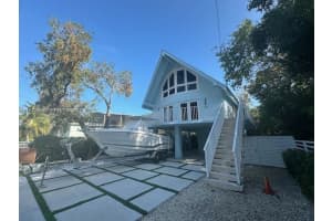 202 Mahogany Dr, Key Largo