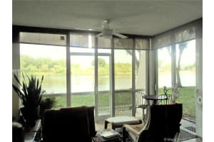 9450 Poinciana Pl 103, Davie