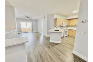 704 Belmont Ln 704, North Lauderdale