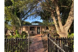 111 Ne 175th St, North Miami Beach