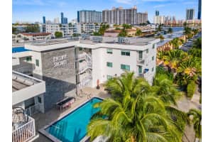 3755 Ne 167th St 34, North Miami Beach