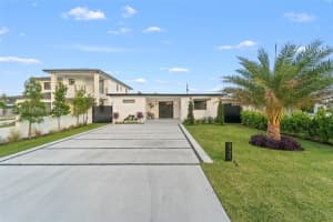 2735 Sw 65th Ave, Miami