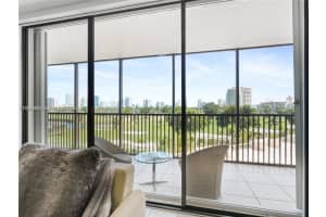 20379 W Country Club Dr 536, Aventura 20379 W Country Club Dr 536, Aventura