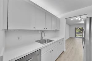 1200 Sw 124th Ter 207o, Pembroke Pines