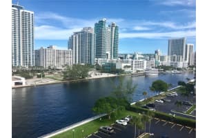 800 Parkview Dr 1018, Hallandale Beach