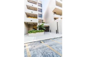 121 Crandon Bl 248, Key Biscayne