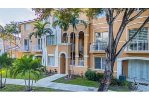 17710 Nw 73rd Ave 201-20, Hialeah