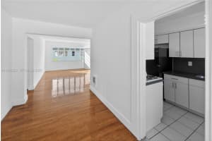 1135 Marseille Dr 3, Miami Beach