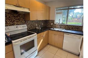 2522 Ne 184th Ter ., North Miami Beach