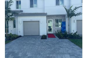 724 Se 13th St Cir ., Homestead