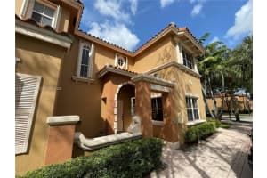 8507 Nw 140th Ter 801, Miami Lakes