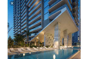 68 Se 6th St 3401, Miami