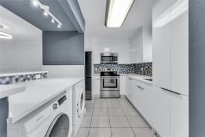 2945 Nw 68th St, Fort Lauderdale