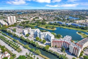 9682 Fontainebleau Blvd 306, Miami