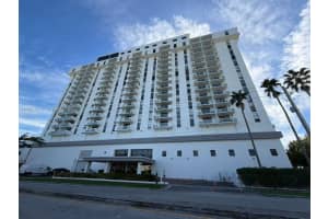 13499 Biscayne Blvd 1206, North Miami