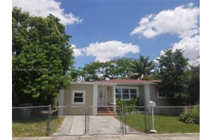 1085 Nw 133rd St, North Miami