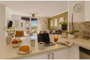 19801 E Country Club Dr 4604, Aventura