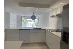 1670 Ne 191st St 213-3, Miami