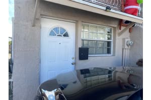 1062 W 42nd Pl 41, Hialeah