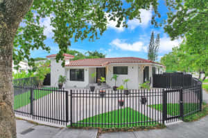 998 Sw 11th St, Miami