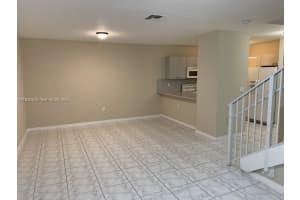 6761 Nw 182nd St 104, Hialeah