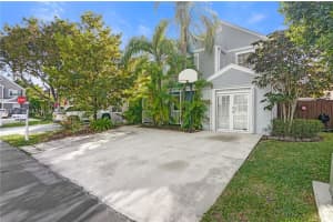 11728 Sw 118th Ter, Miami