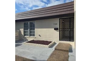 7328 Miami Lakeway S, Miami Lakes