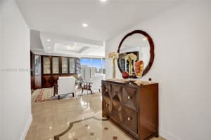 19355 Turnberry Way 26e, Aventura