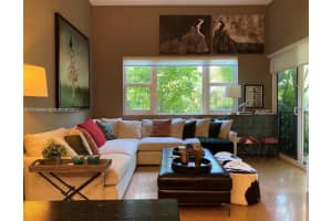 20000 E Country Club Dr 114, Aventura