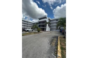 5701 W 25th Ct 305, Hialeah