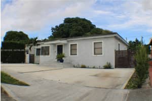 171 E 56th St, Hialeah