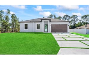 926 Winters St E, Lehigh Acres