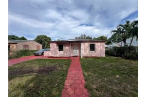 835 Nw 126th St, North Miami