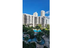 520 Brickell Key Dr A802, Miami