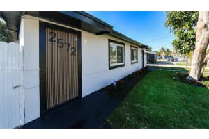 2572 Nw 20th St, Fort Lauderdale
