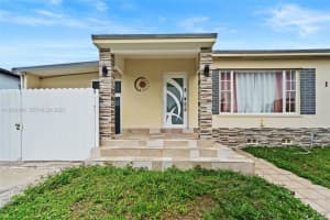 141 E 52nd Pl, Hialeah