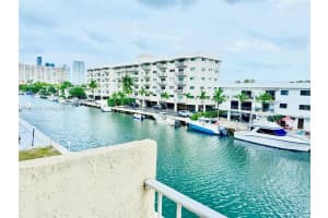 3522 Ne 171st St 303, North Miami Beach