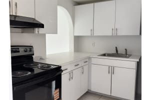 301 Nw 177th St 204, Miami Gardens