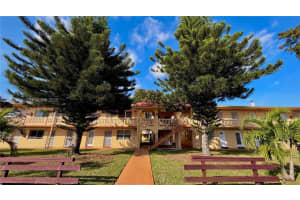 135 Ne 202nd Terr N6, Miami Gardens