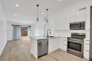 1330 Sw 135th Ct, Miami