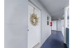 1655 W 44th Pl 448, Hialeah