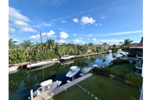 6815 Edgewater Dr 308, Coral Gables